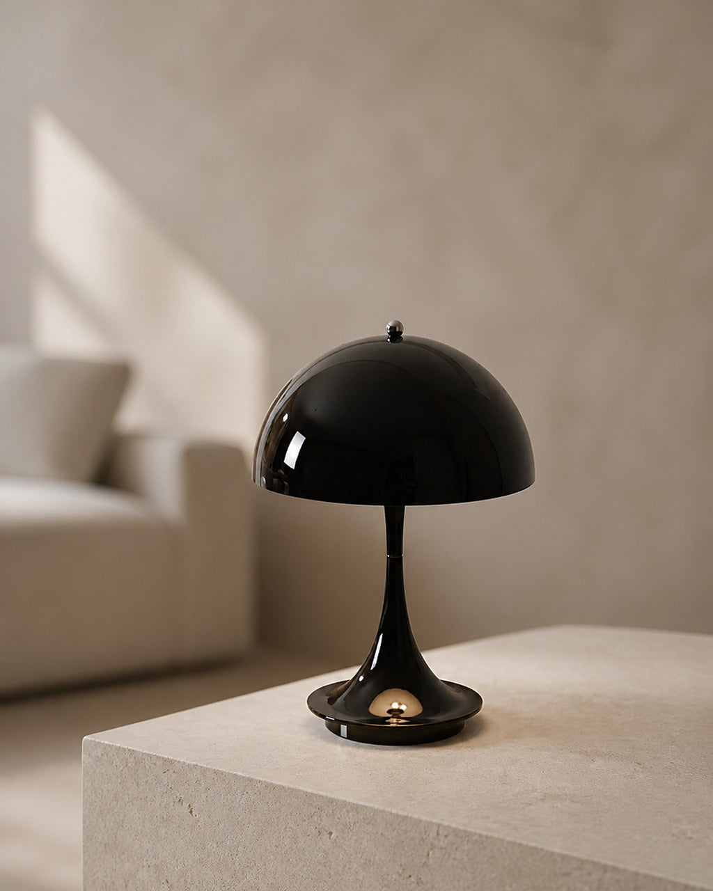 MIDO Akku-Tischlampe – Schwarz, in einem Wohnbereich | DecoHarmonie