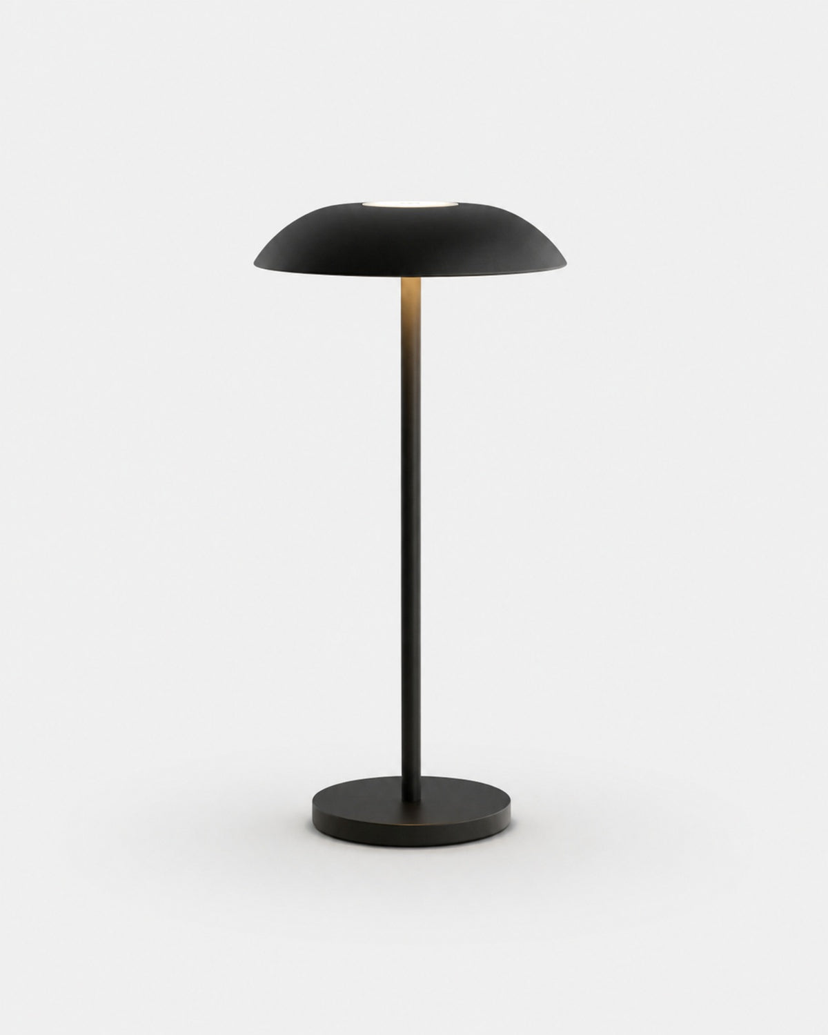 OSLO Akku-Tischlampe – Schwarz, Produktansicht vor neutralem Hintergrund | DecoHarmonie