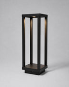 SORA Akku-Tischlampe – Schwarz, Produktansicht vor neutralem Hintergrund | DecoHarmonie