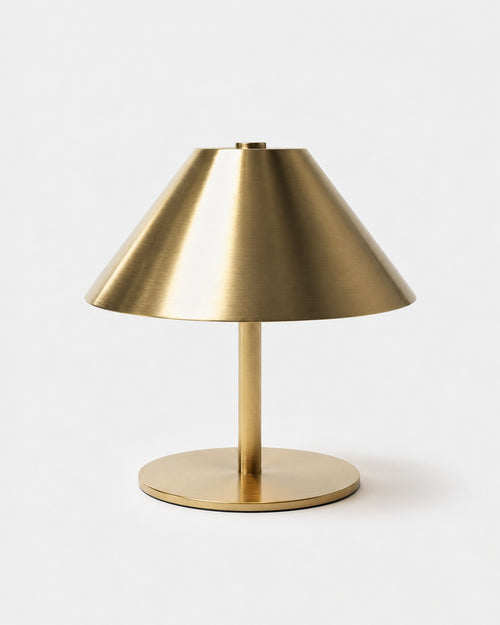 VARMA Akku-Tischlampe – Gold, Produktansicht vor neutralem Hintergrund | DecoHarmonie