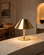 VARMA Akku-Tischlampe – Gold, im Essbereich | DecoHarmonie