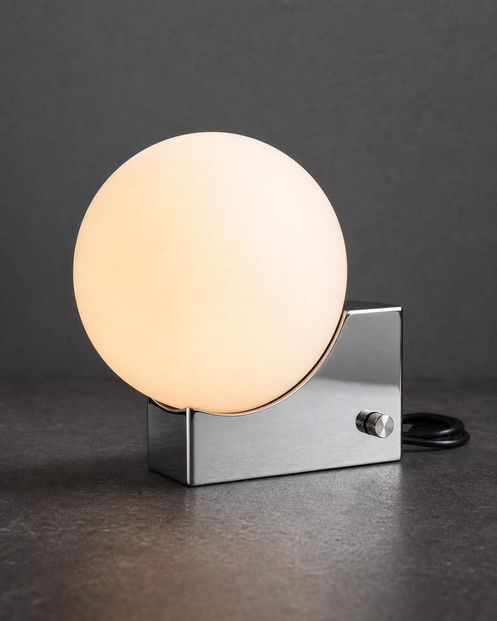 TERO Tischlampe – Chrom, Detailansicht | DecoHarmonie