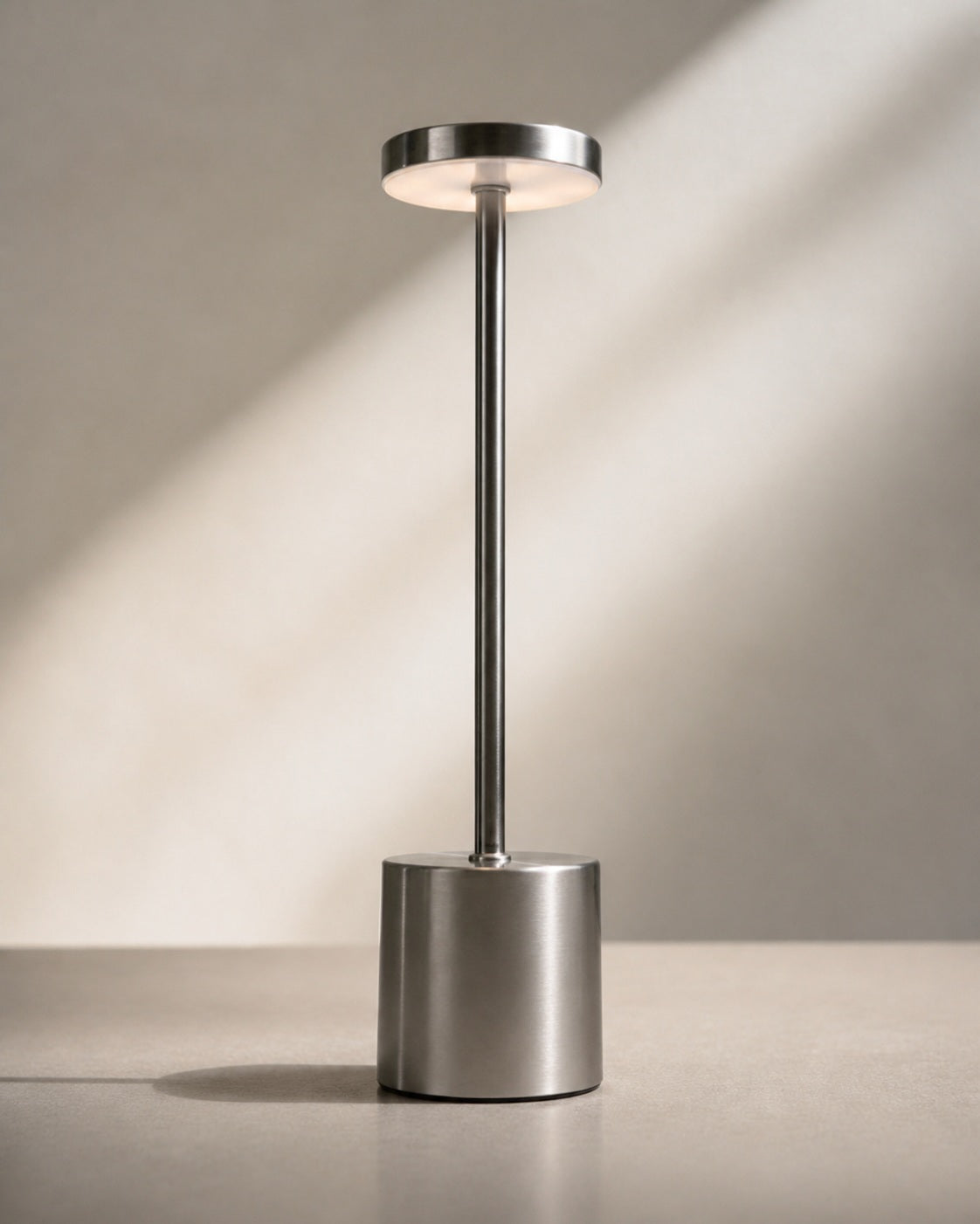NOVA Akku-Tischlampe – Produktansicht | DecoHarmonie