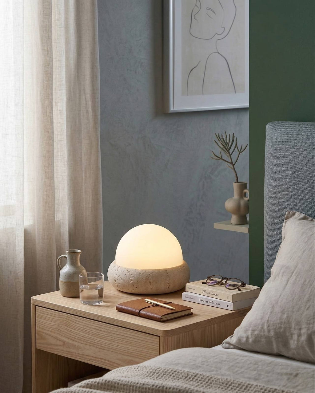 EON Akku-Tischlampe – an einem Arbeitsplatz | DecoHarmonie