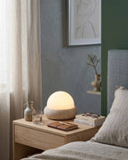 EON Akku-Tischlampe – an einem Arbeitsplatz | DecoHarmonie