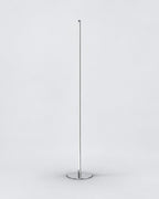 SVEN Stehlampe – Silber, Studioansicht | DecoHarmonie