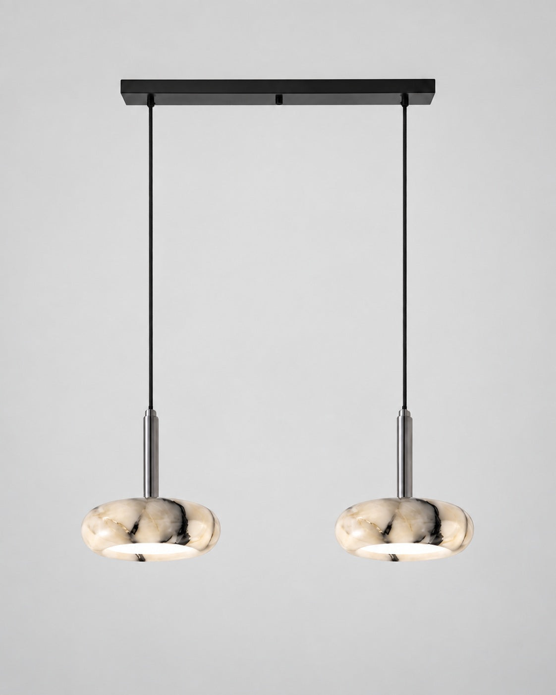 MARBA LED-Pendelleuchte aus Marmor – Zweiflammig / Marmor, Produktansicht vor hellem Hintergrund