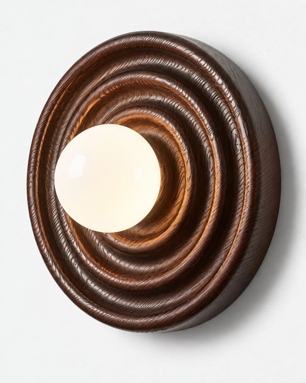 KYLA Wandleuchte – Detailansicht, Dunkles Holz