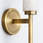 STILA Wandleuchte Goldfarben – Detail der goldfarbenen Halterung