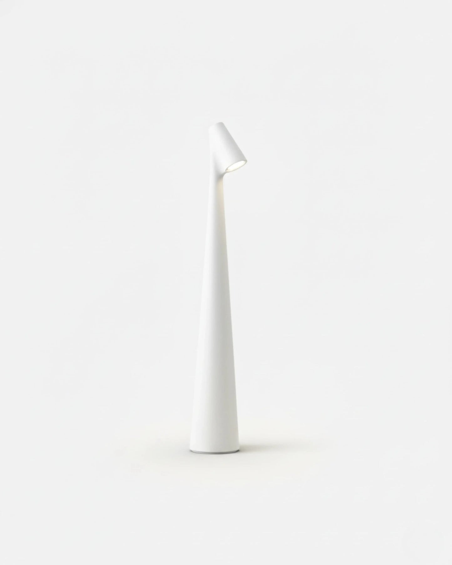 NORA cordless designer table lamp in white — wireless rechargeable lamp | DecoHarmonie