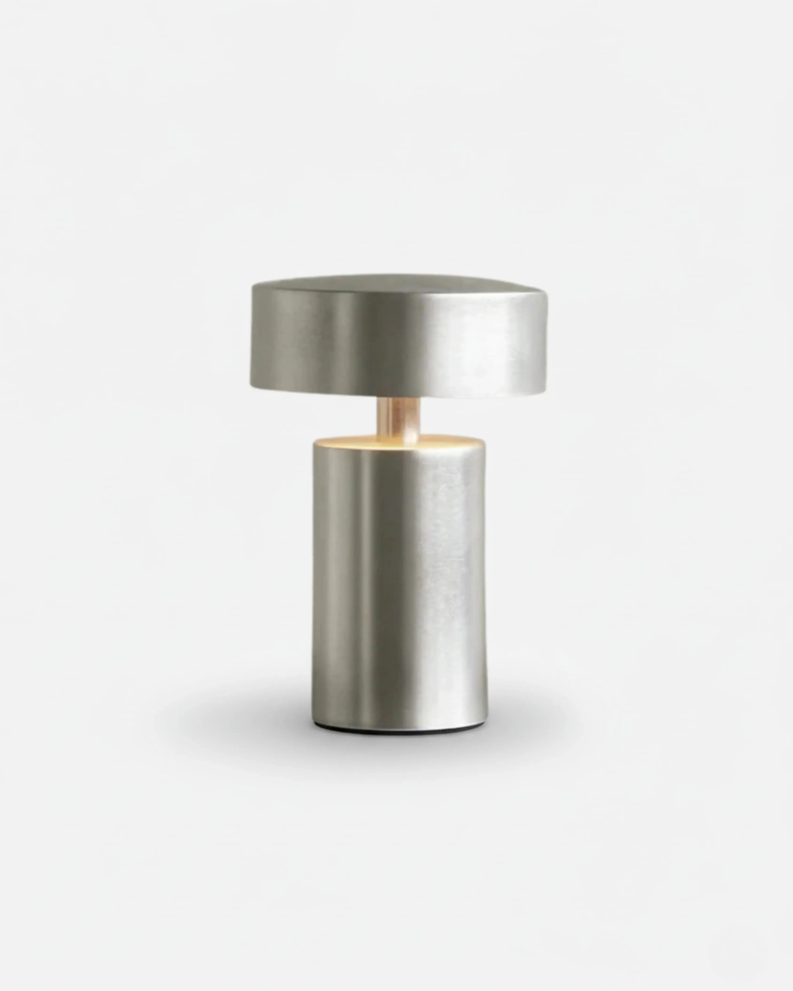 TOMI cordless table lamp, brushed silver cylindrical body and capstan disc shade, rechargeable designer lighting | DecoHarmonie