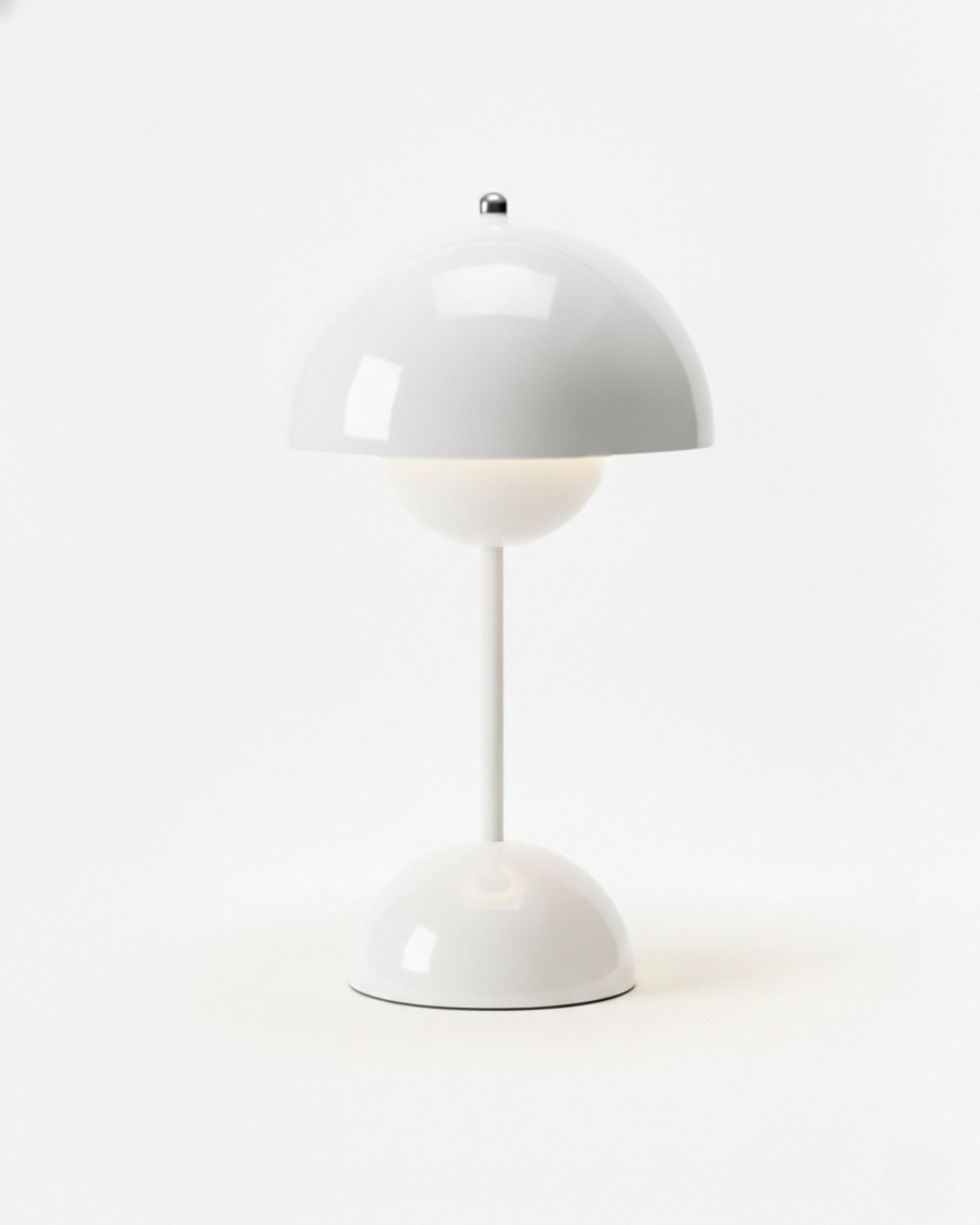 ODEN cordless designer table lamp in white — wireless rechargeable lamp | DecoHarmonie Australia