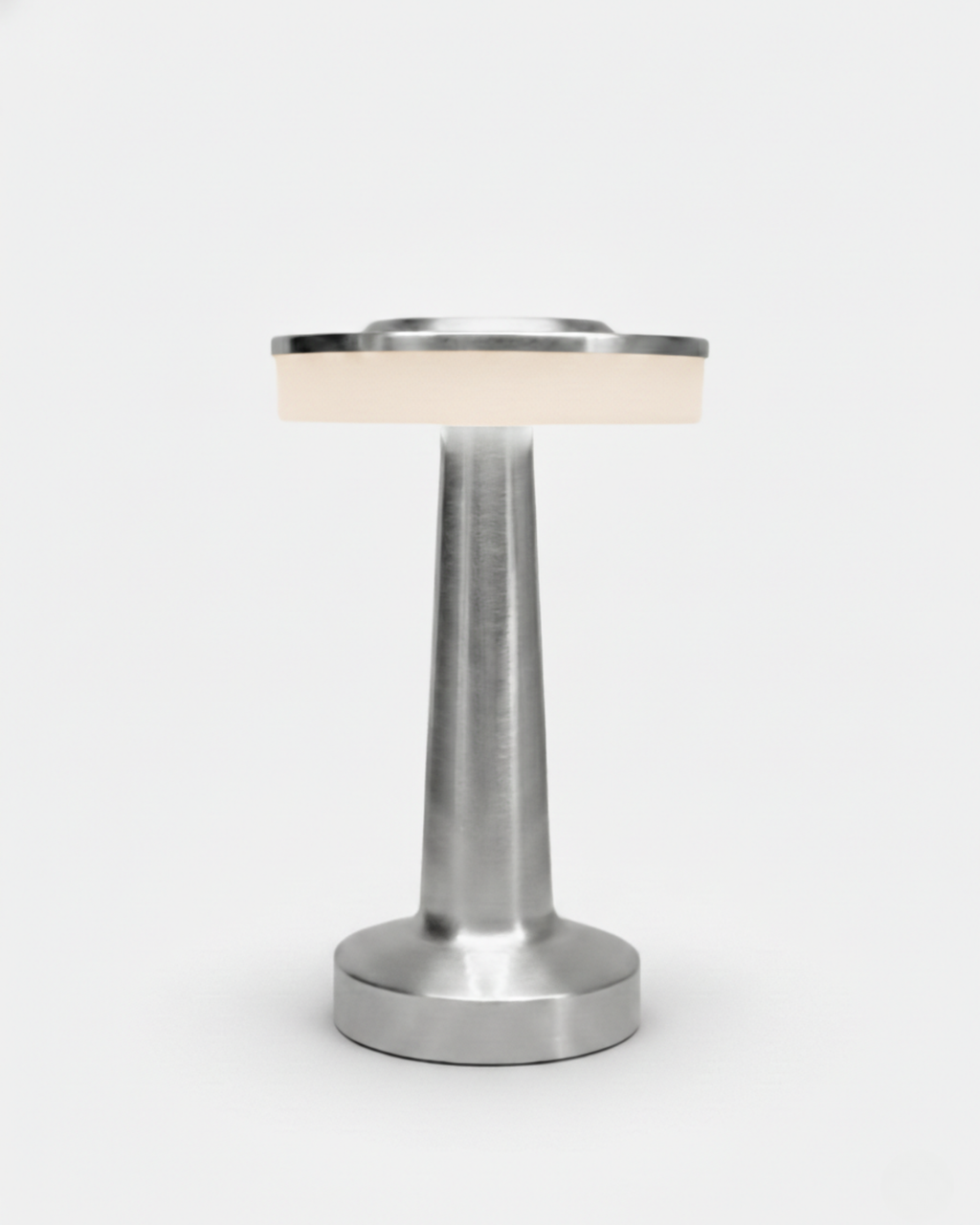 KARO cordless table lamp with retro brushed aluminium puck shade on short pedestal, rechargeable designer bar lamp | DecoHarmonie