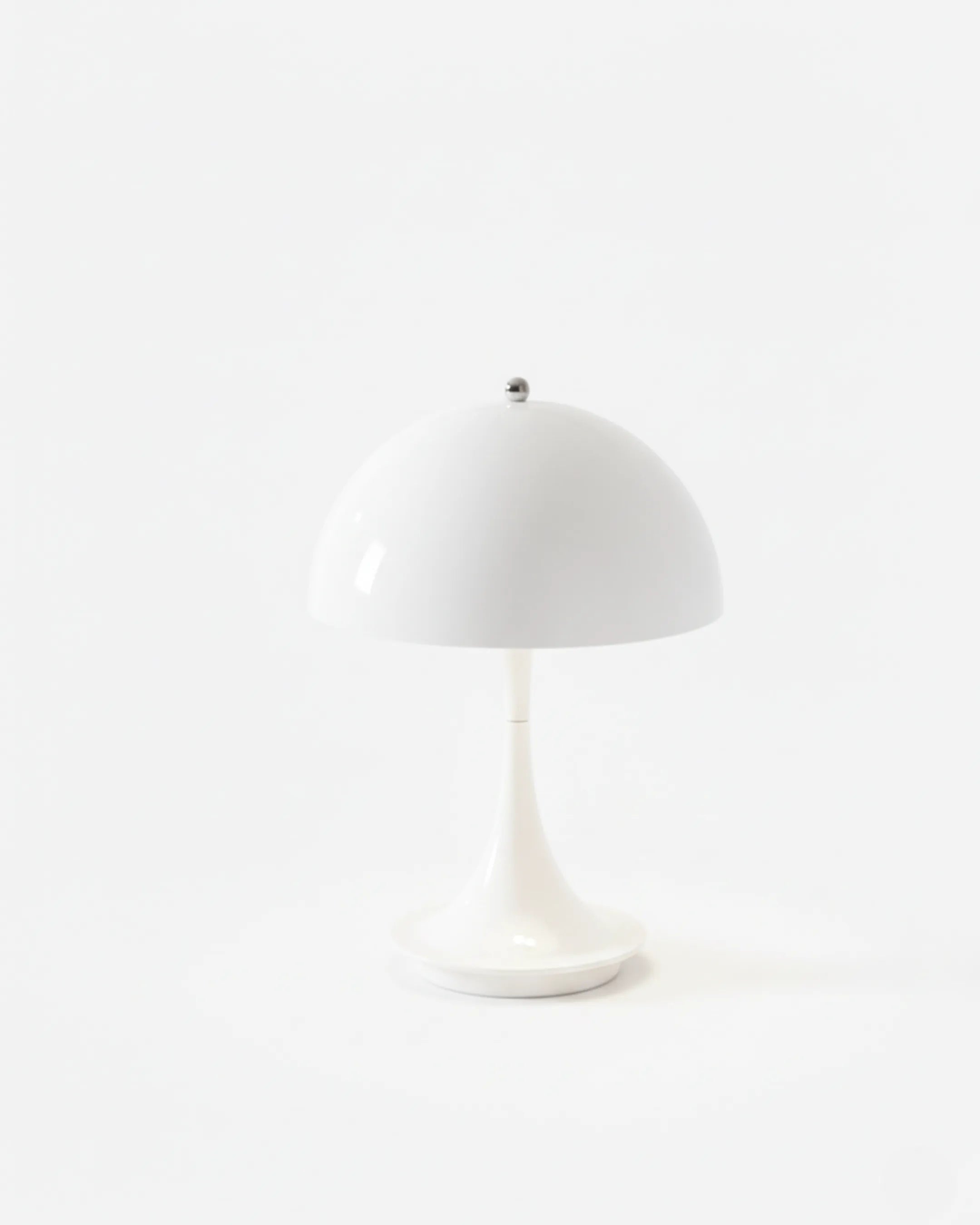 MIDO cordless designer table lamp in white — wireless rechargeable lamp | DecoHarmonie Australia