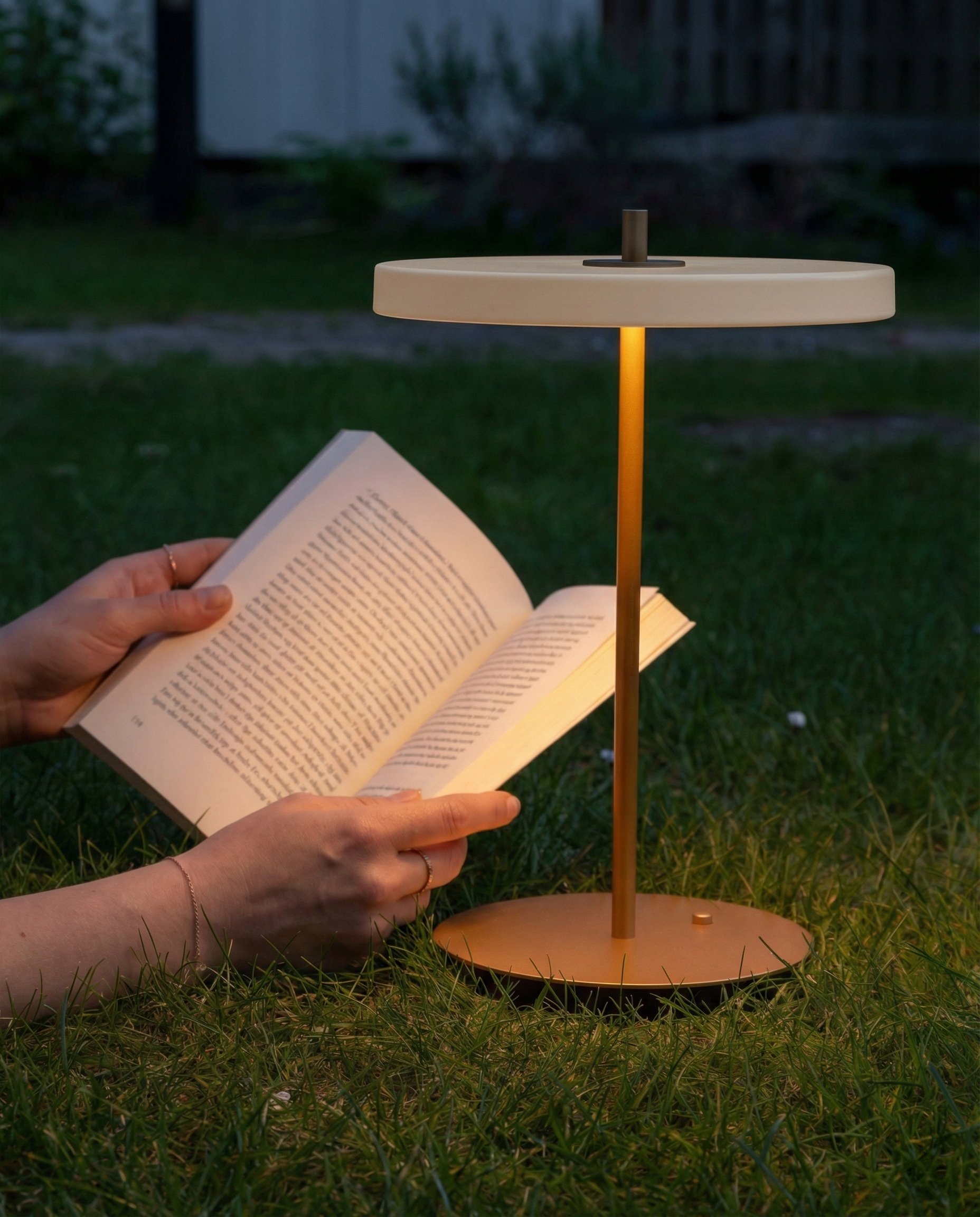 SKEN cordless designer table lamp shown on a bedside table in a modern bedroom — DecoHarmonie