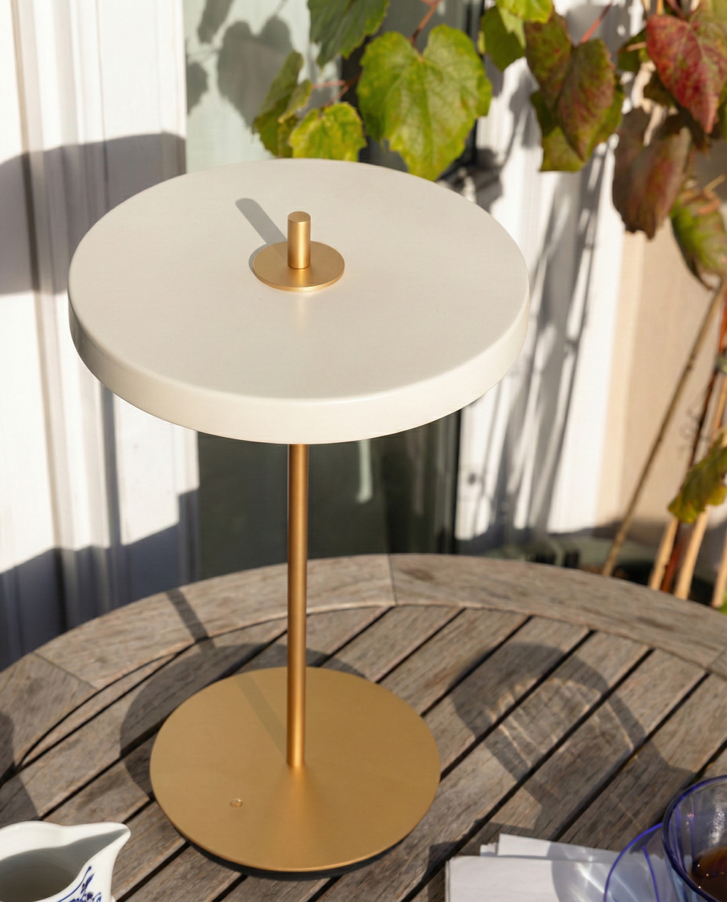 SKEN cordless designer table lamp styled in a minimalist Australian interior — DecoHarmonie