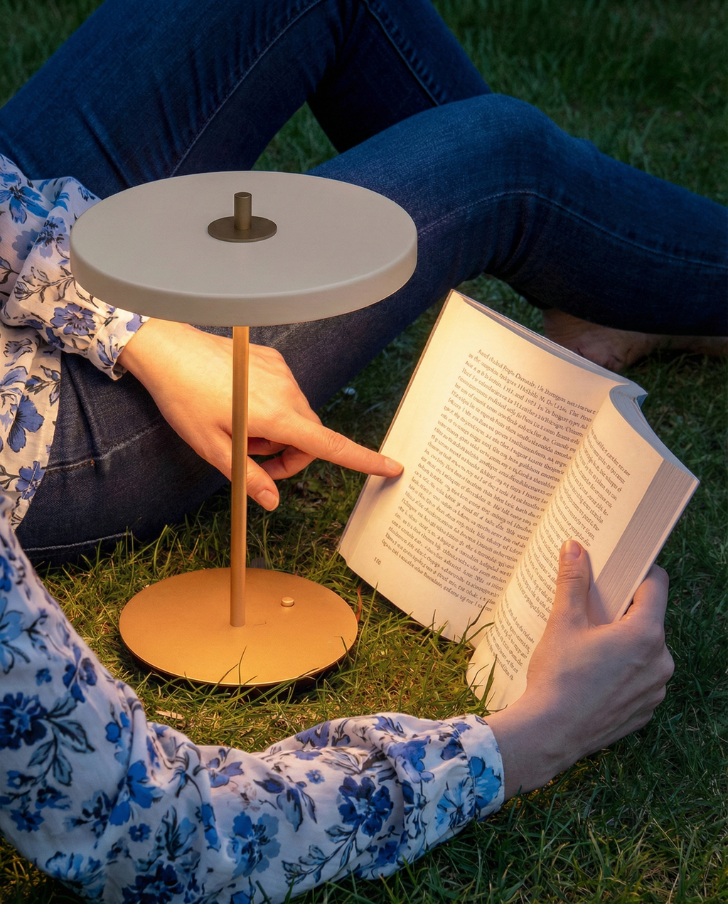 SKEN cordless designer table lamp displayed on a designer desk in a Sydney home — DecoHarmonie