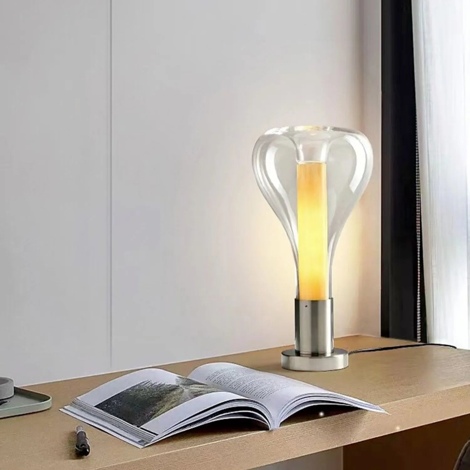 vase-table-lamp3_3d17a80f-3cf2-4165-9bbe-0939f0ff740b.webp
