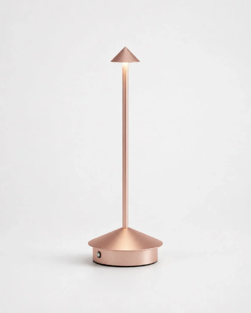 Akku-Tischlampe MIRO, Aluminiumkegel mit Touch-Dimmer – Roségold, Produktfoto