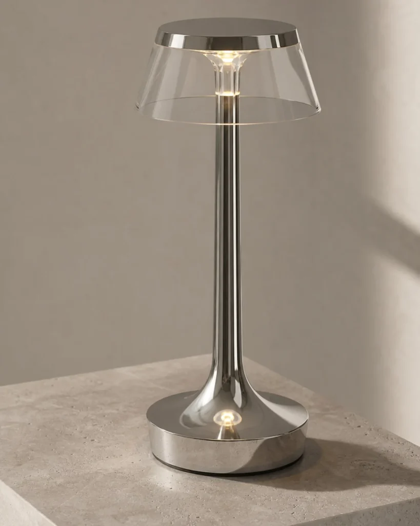 Akku-Tischlampe ORIN, metallische Kuppel mit USB – Chrom, Detailansicht