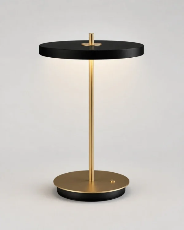 Akku-Tischlampe: flacher Schirm mit Touch-Dimmer – SKEN