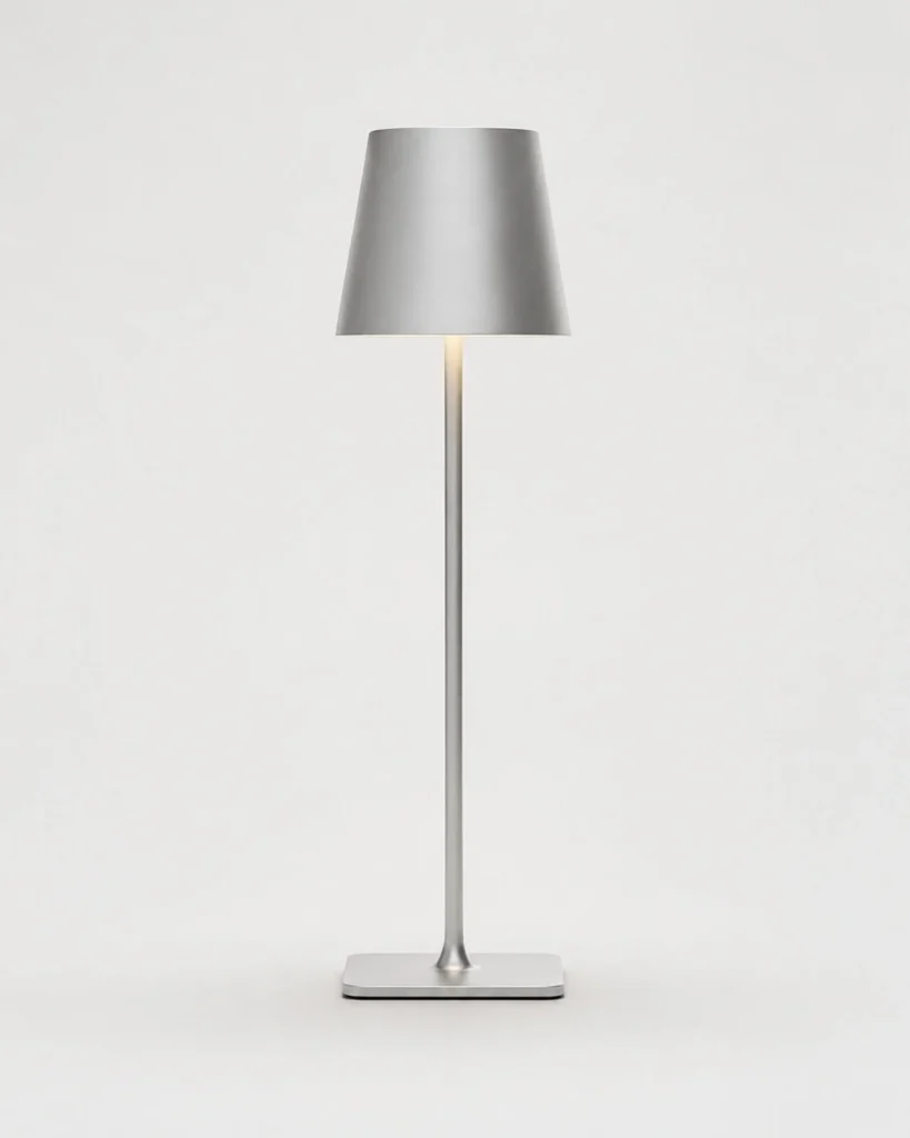 Akku-Tischlampe FREY, tragbare Leuchte mit Kegelschirm – Silber, Produktfoto
