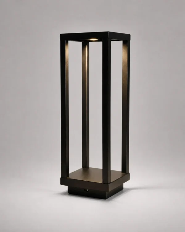 Akku-Tischlampe: Laternenform aus Aluminium – SORA