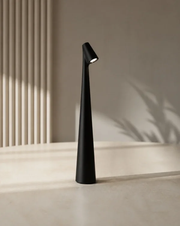 Akku-Tischlampe: schlanke Form mit Touch-Dimmung – NORA