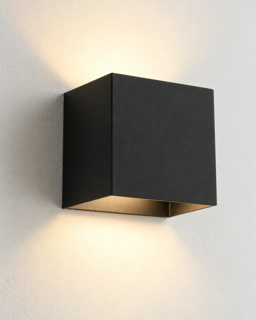 Wandlampe CARDIF, LED-Würfel für aussen, Lichtwinkel einstellbar – Detailansicht des Würfels mit Lichtaustritt