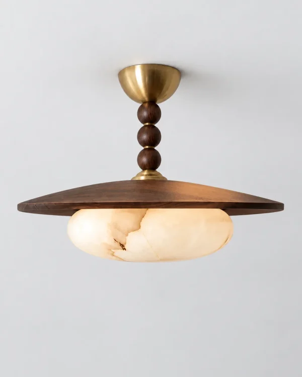 Deckenlampe: Holzscheibe mit Perlenstab und Diffusor in Alabaster-Optik – MILATRE