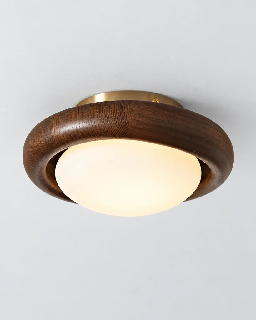 Deckenlampe ZURI, Nussbaum-Ring mit Opalglas und Gold – Dunkles Holz, Produktfoto