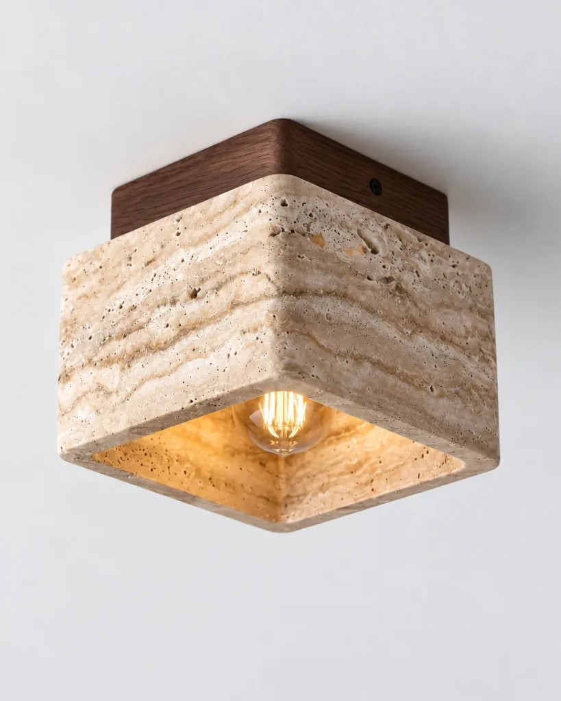 Deckenlampe RUDO, kompakter Travertin-Würfel auf Holzsockel – Dunkles Holz, Produktfoto