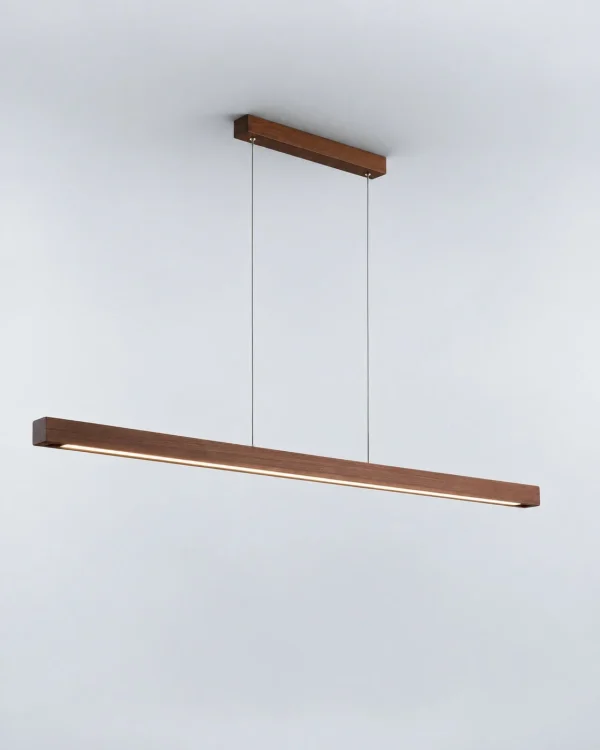 Lineare LED-Hängelampe aus Massivholz – ANOD