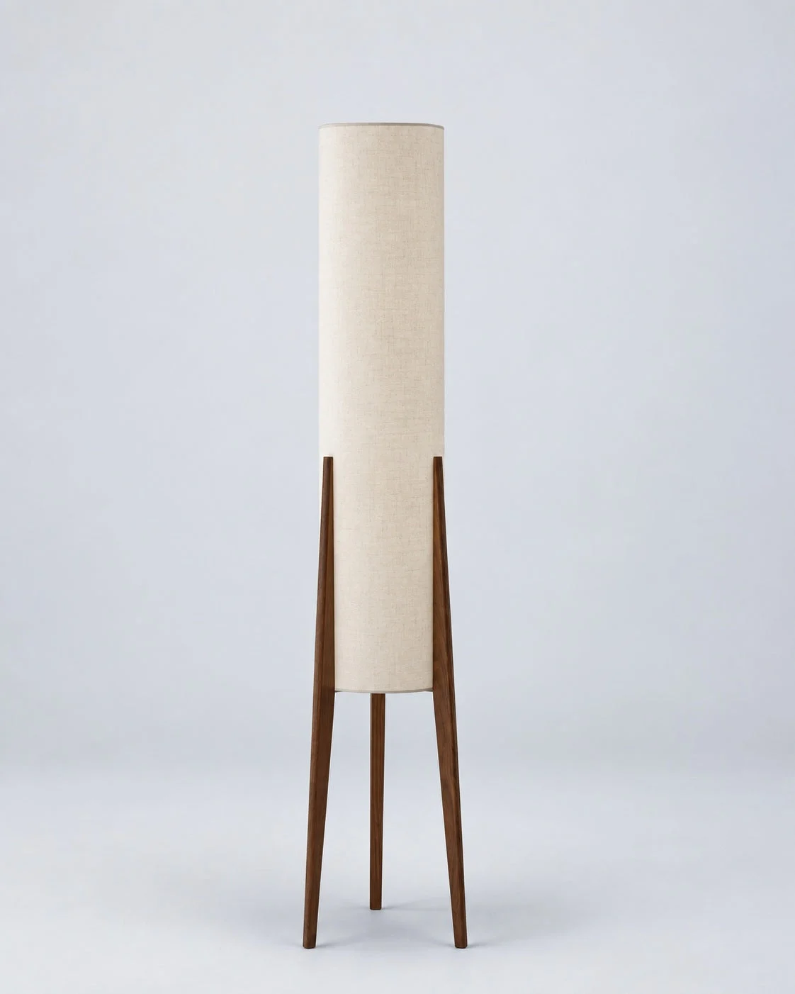 MEVA Stehlampe – Holzfarben, Studioansicht | DecoHarmonie