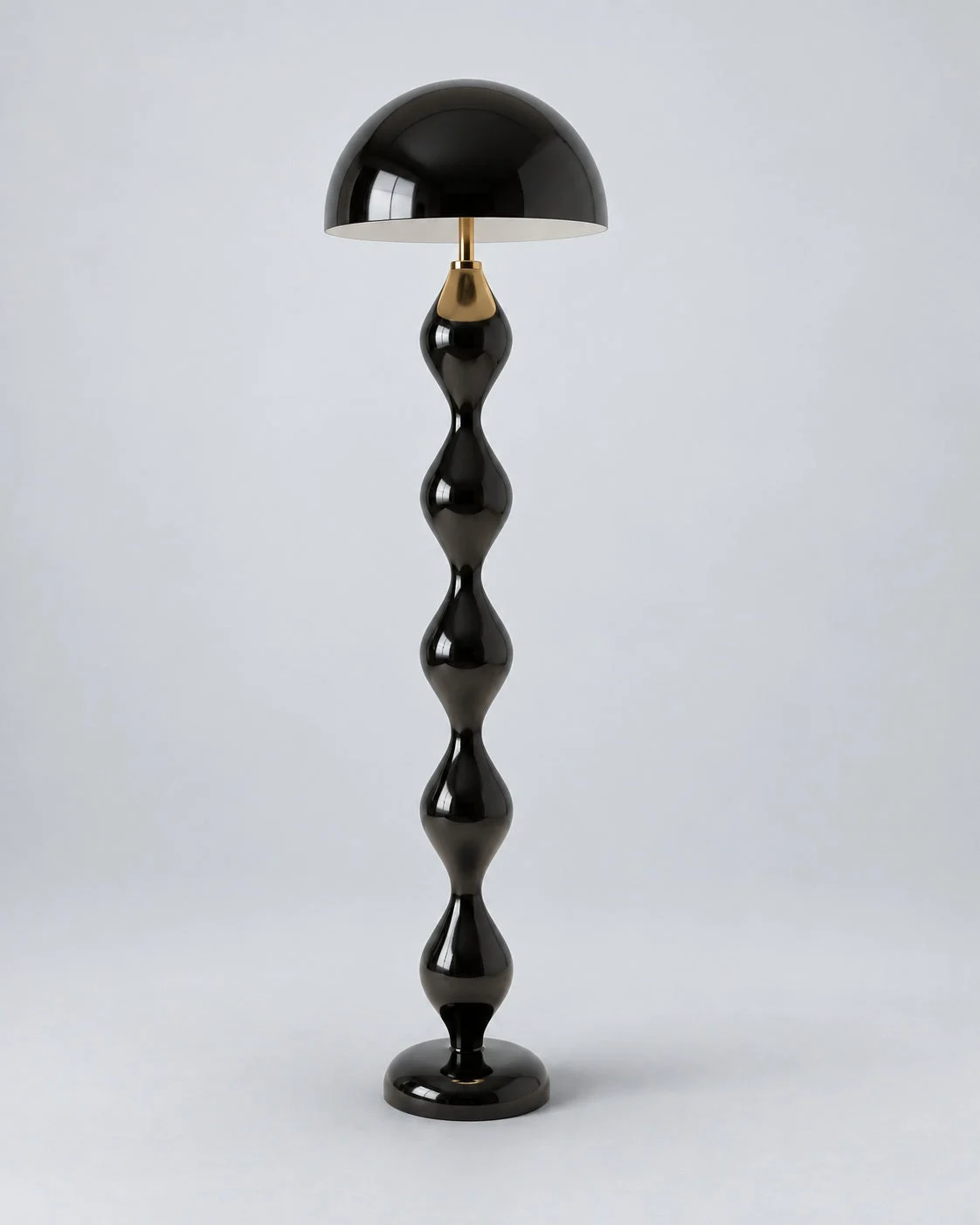 AVEN Stehlampe – Schwarz, Studioansicht | DecoHarmonie