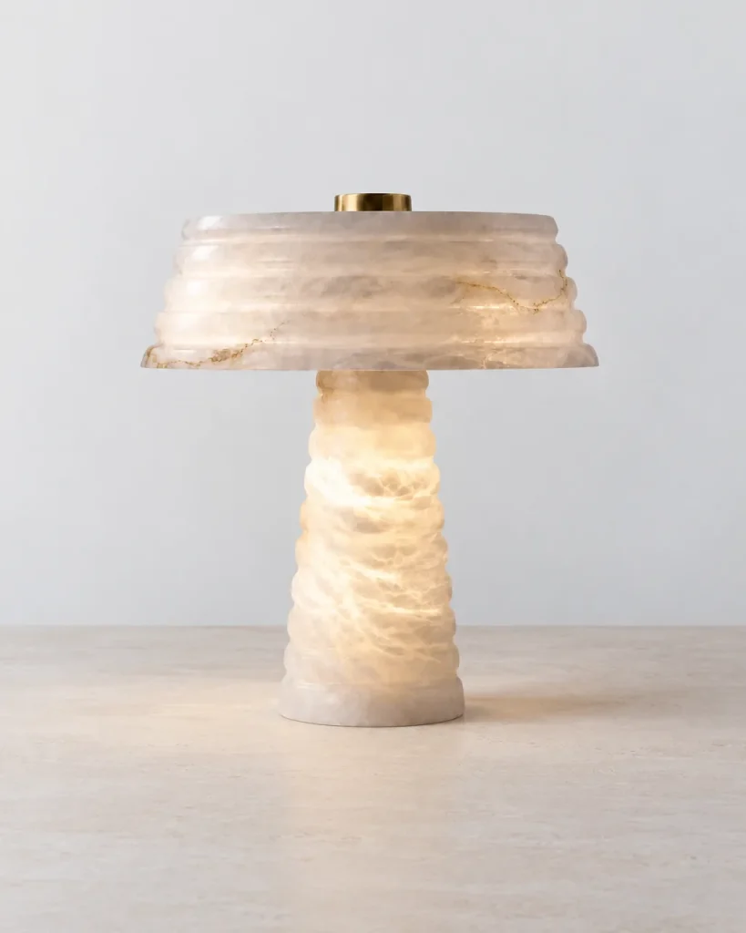 Tischlampe BOLZA, Gestufter Alabasterschirm auf Steinfuss – Alabaster, Produktfoto