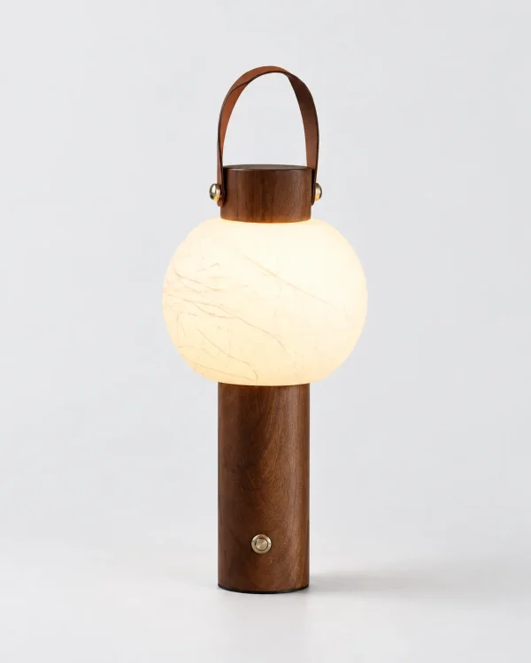 Lampada da tavolo VENA, sfera su base in legno con maniglia – legno scuro, foto prodotto