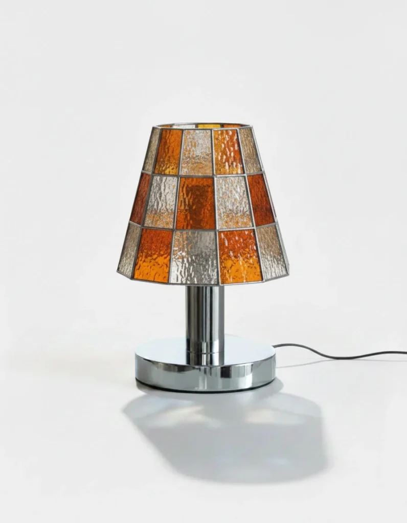 Tischlampe KALI, Mosaikglas und spiegelnder Chromfuss – Orange, Produktansicht