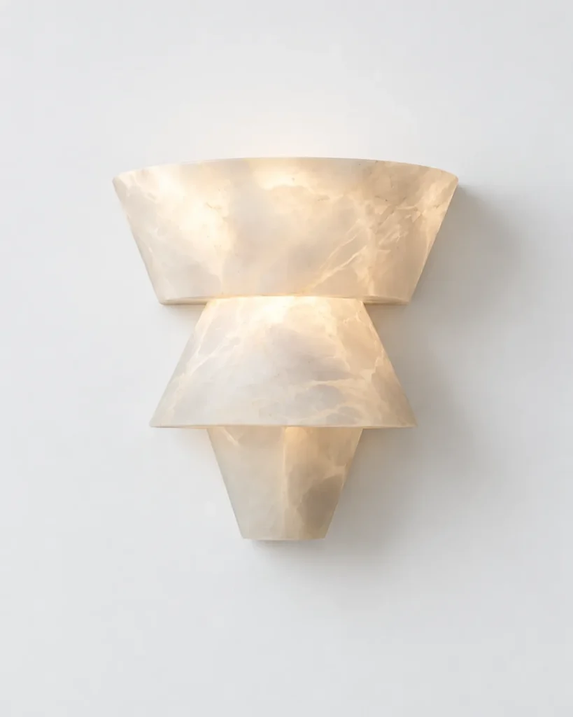 Wandlampe TARA, Alabaster-Wandleuchte in gestufter Form – Modell Kelch, Produktfoto