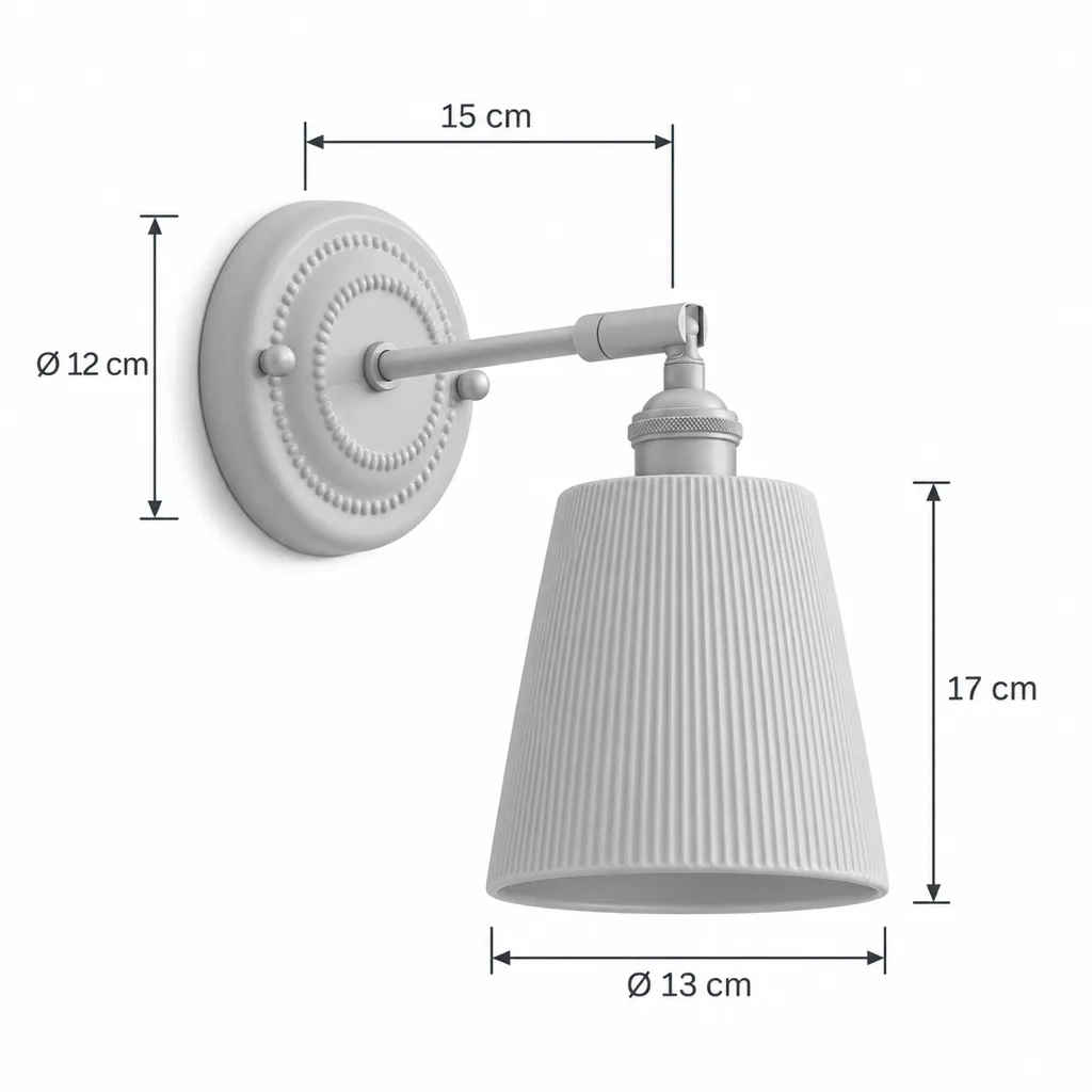 Applique PLOSIO, paralume in ceramica rigata su braccio in ottone – disegno tecnico, Ø 13 × 17 cm, rosone Ø 12 cm