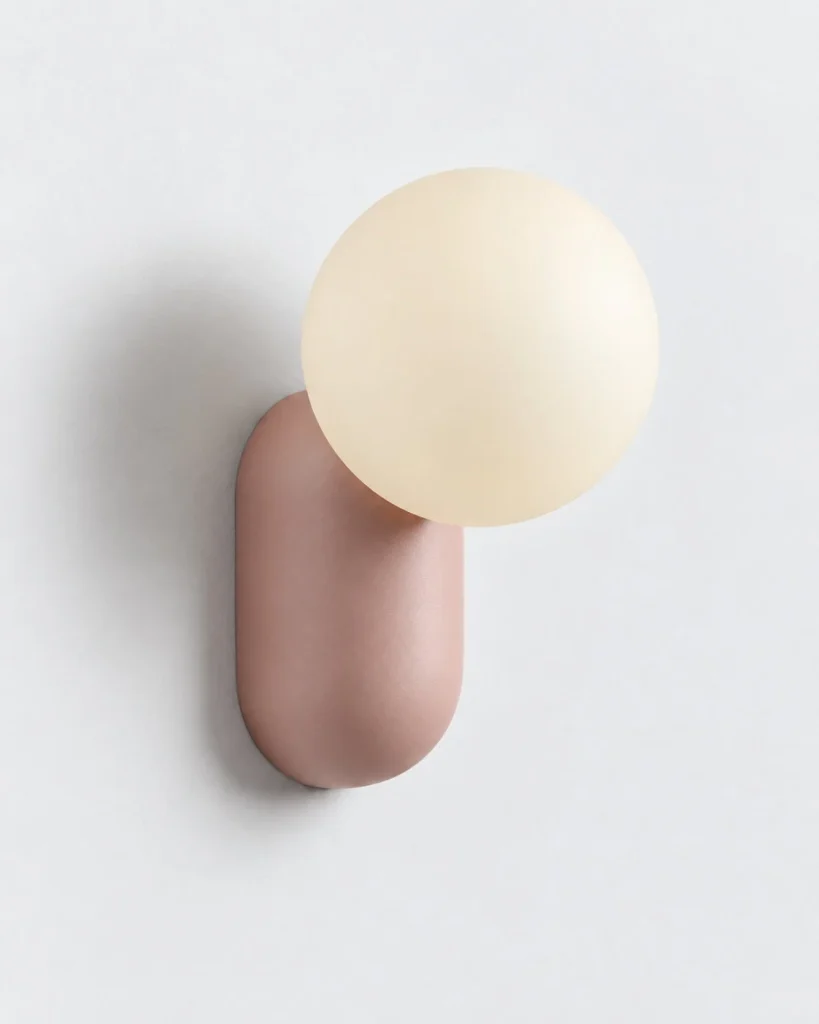 Wandlampe KEVA, längliche Kunstharzform mit Opalglas – Rosa, Produktfoto