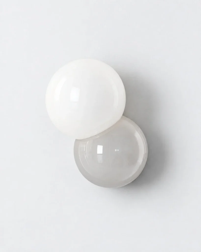 Wandlampe KURO, runde Metallform mit opalenem Acryl – Weiss, Produktfoto