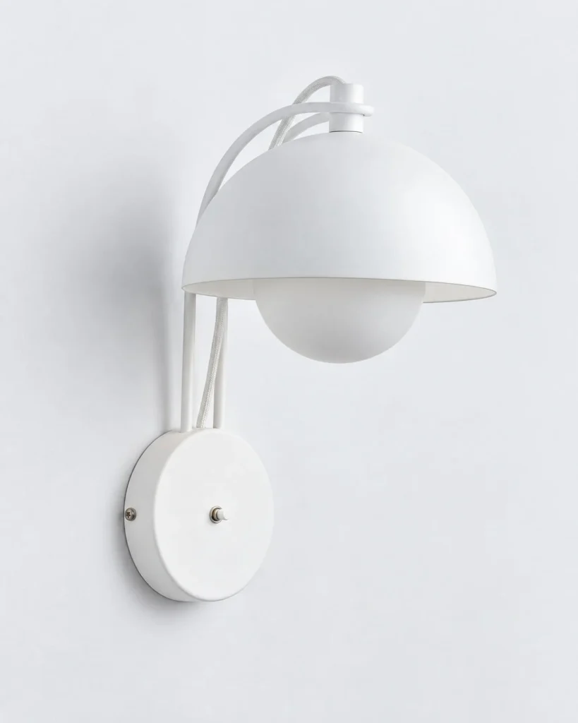 Wandlampe ODANI, Pilzform aus lackiertem Metall – Weiss, Produktfoto