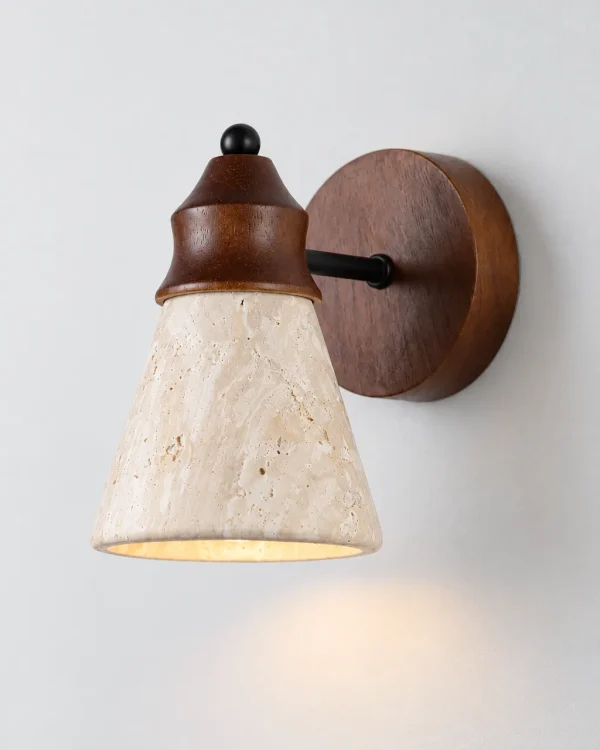 Applique ORA, cono in travertino con cappuccio in noce – travertino con noce, foto prodotto