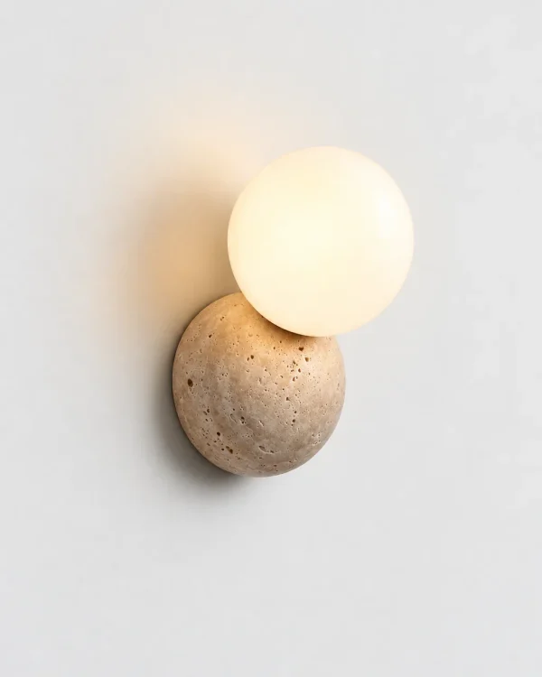 Applique TSUKI, travertino con sfera in vetro opale – travertino, foto prodotto